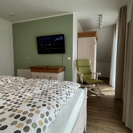 Gruenes Seeidyll - Direkt Am Puddeminer Wiek! *